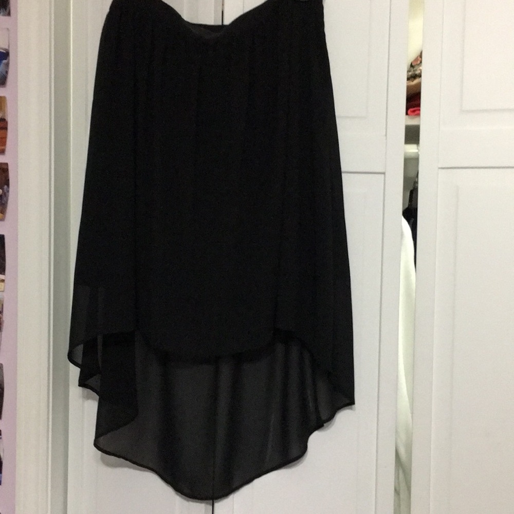 Black high low skirt